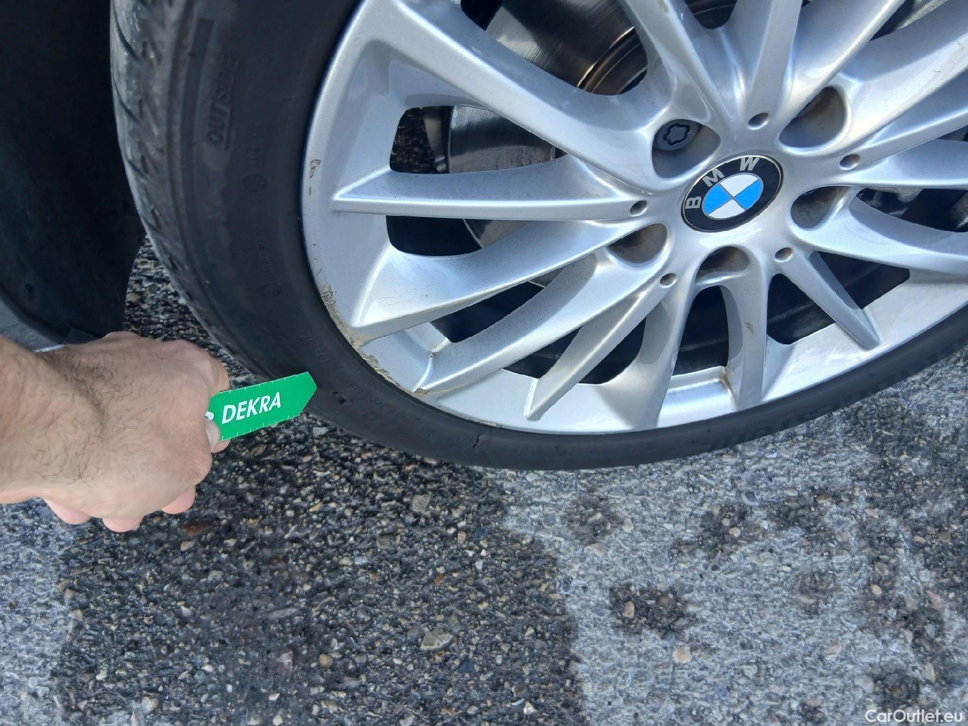  Bmw  Serie 1 BMW  / 2019 / 5P / berlina con portón 118i Corporate Auto. (AC2) #4