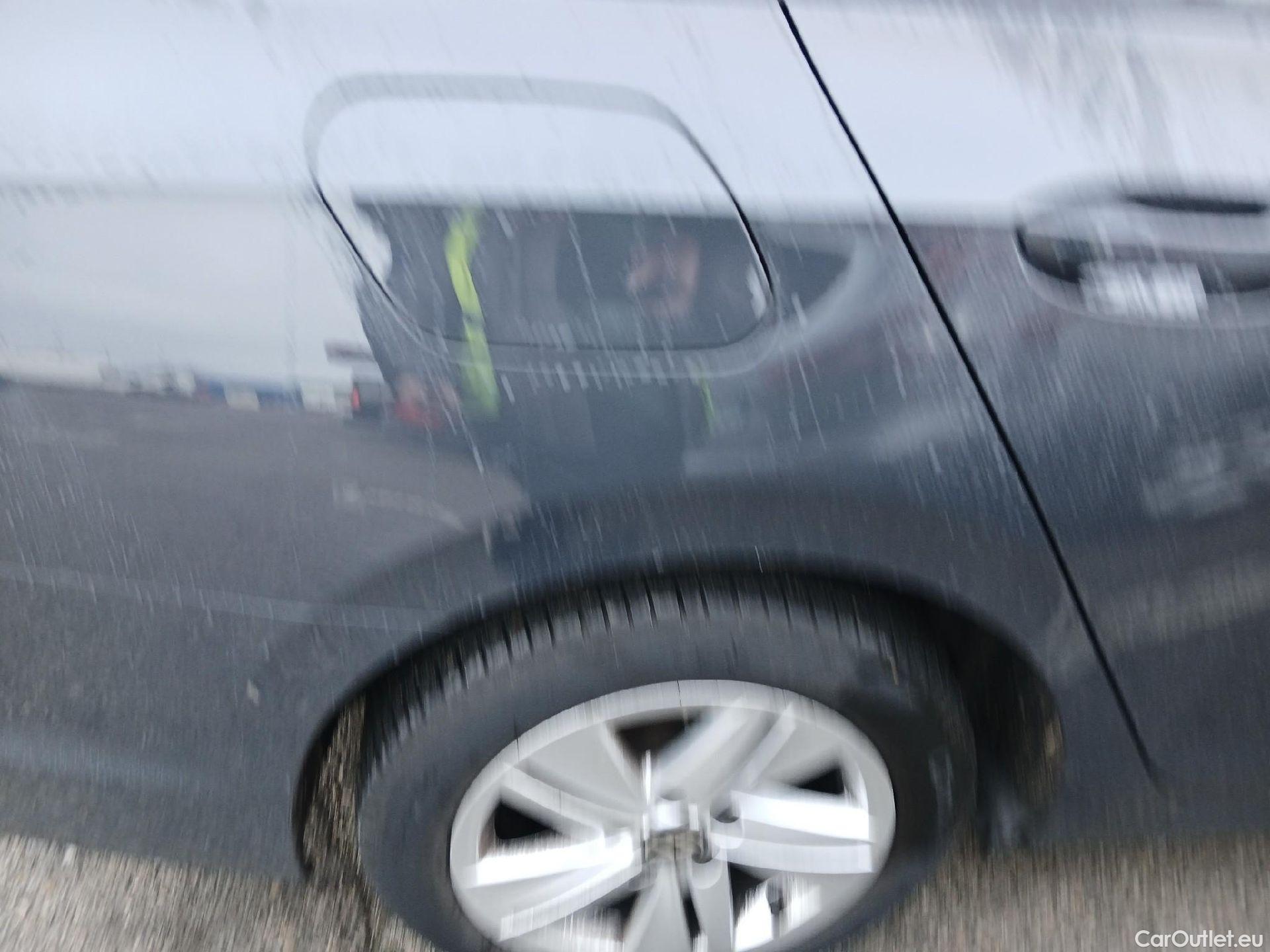  Volkswagen  Golf  VOLKSWAGEN / 2020 / 5P / familiar 2.0 TDI 85kW (115CV) DSG Variant #22