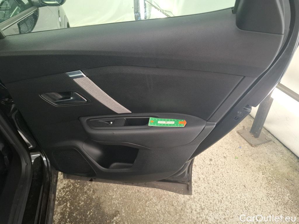  Citroen  C4 CITROEN  X / 2022 / 4P / Berline PureTech 130 S&S EAT8 Feel Pack #11