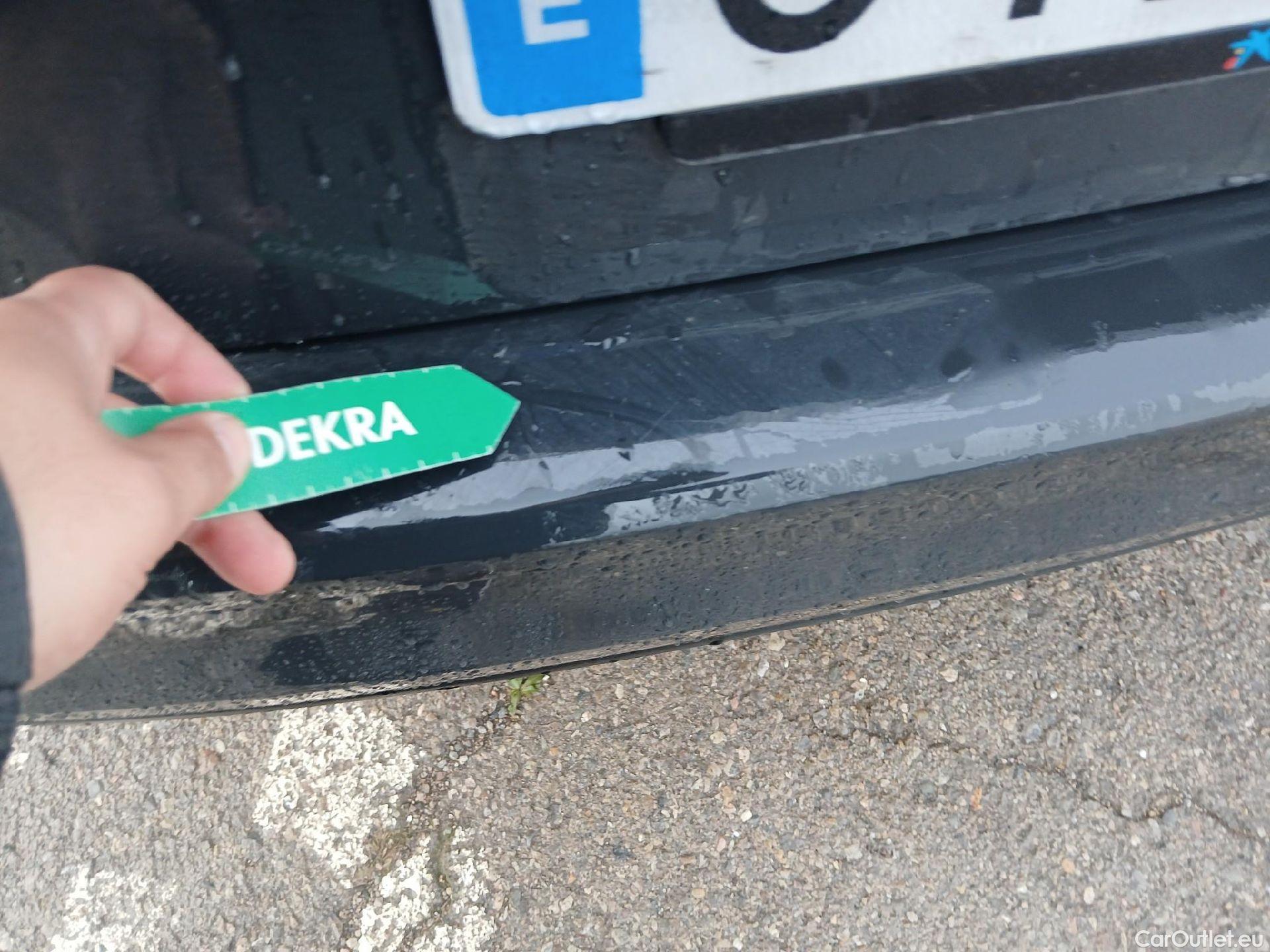  Volkswagen  Golf  VOLKSWAGEN / 2020 / 5P / familiar 2.0 TDI 85kW (115CV) DSG Variant #19