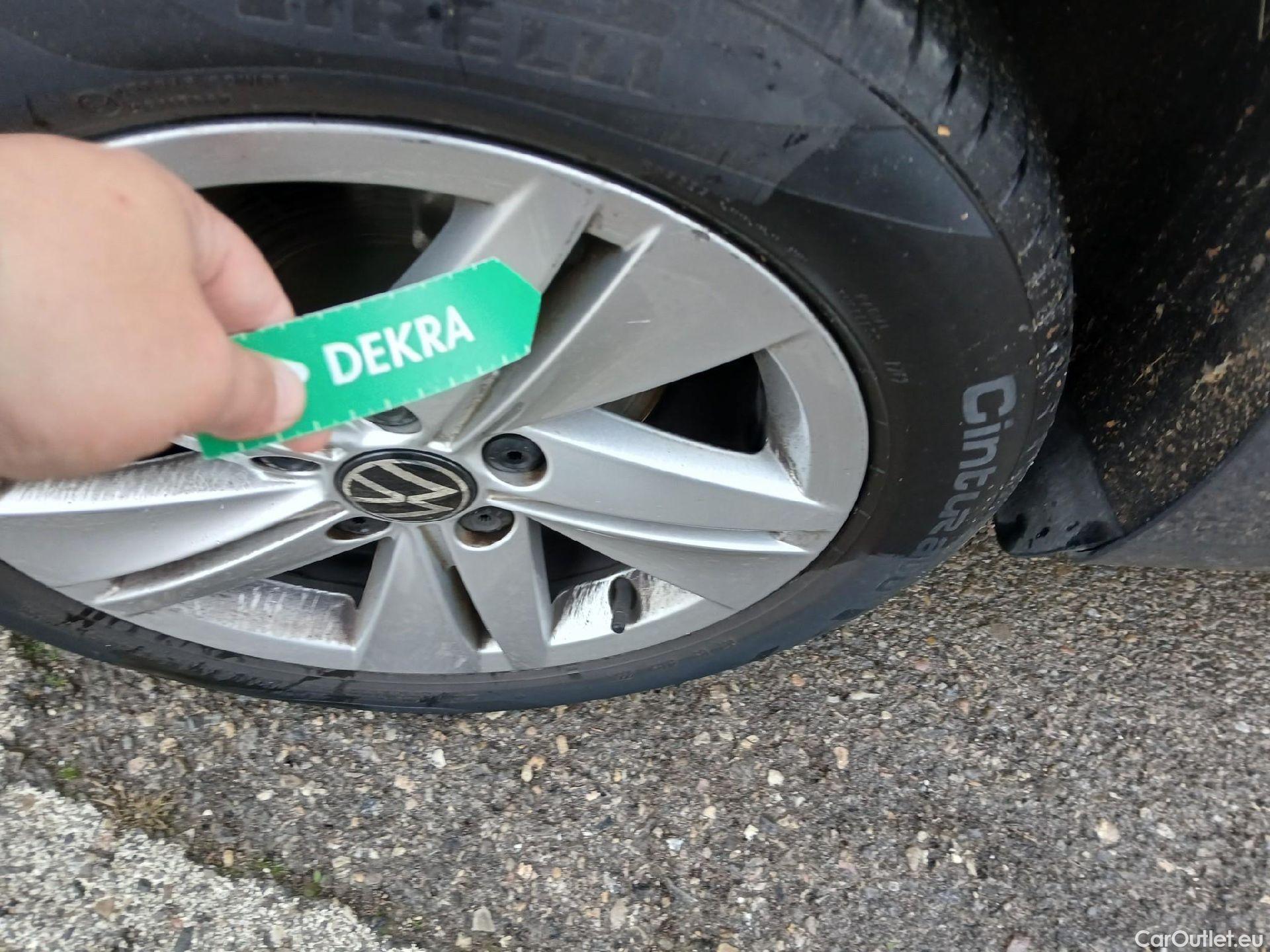  Volkswagen  Golf  VOLKSWAGEN / 2020 / 5P / familiar 2.0 TDI 85kW (115CV) DSG Variant #20