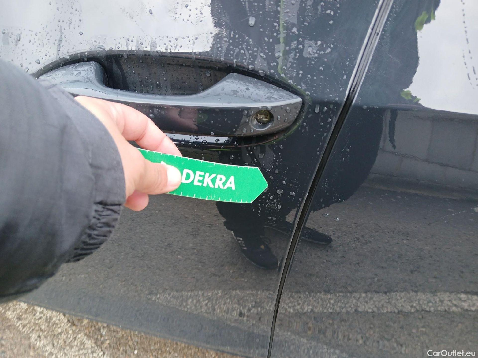  Volkswagen  Golf  VOLKSWAGEN / 2020 / 5P / familiar 2.0 TDI 85kW (115CV) DSG Variant #14