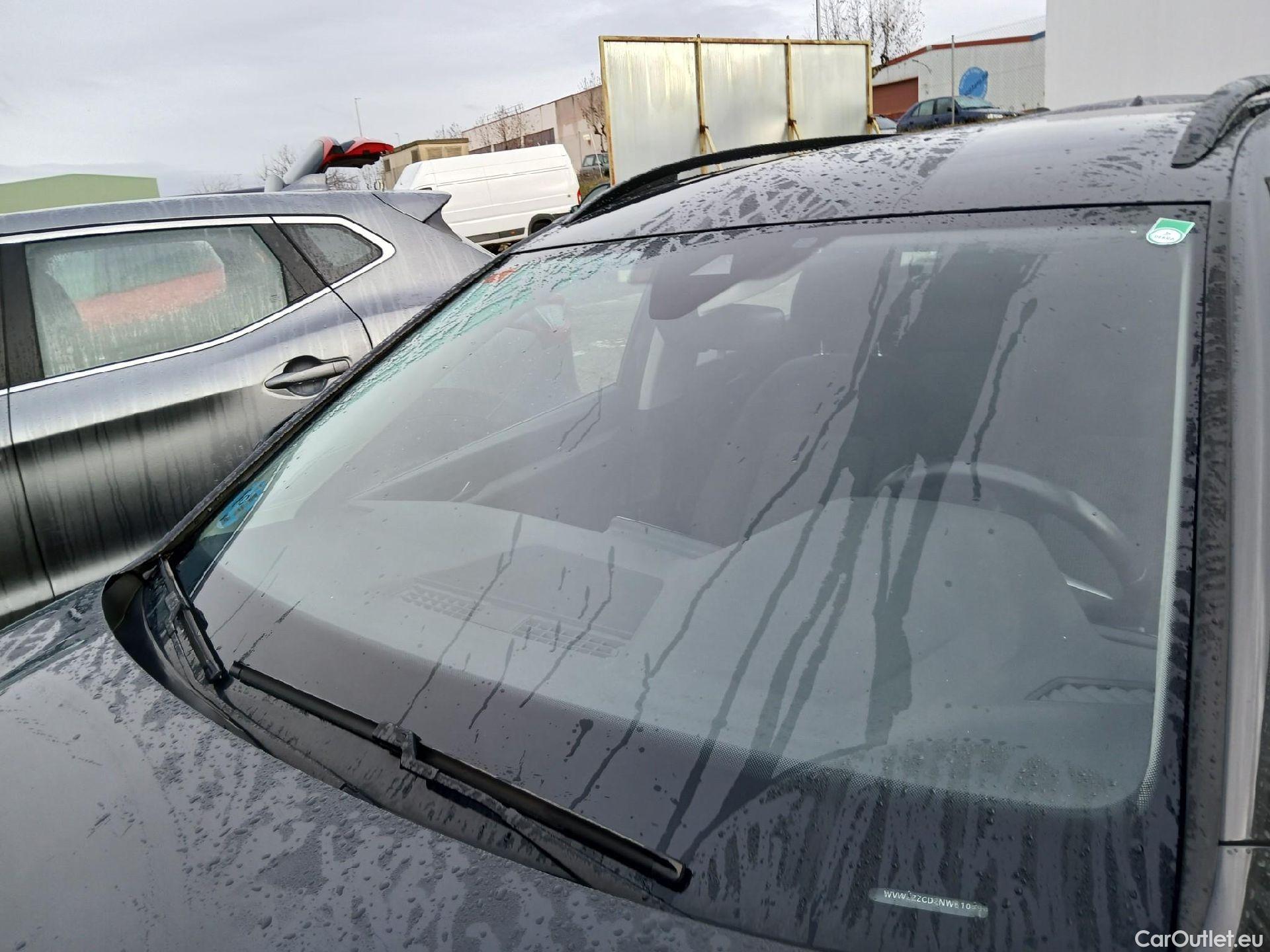  Volkswagen  Golf  VOLKSWAGEN / 2020 / 5P / familiar 2.0 TDI 85kW (115CV) DSG Variant #1