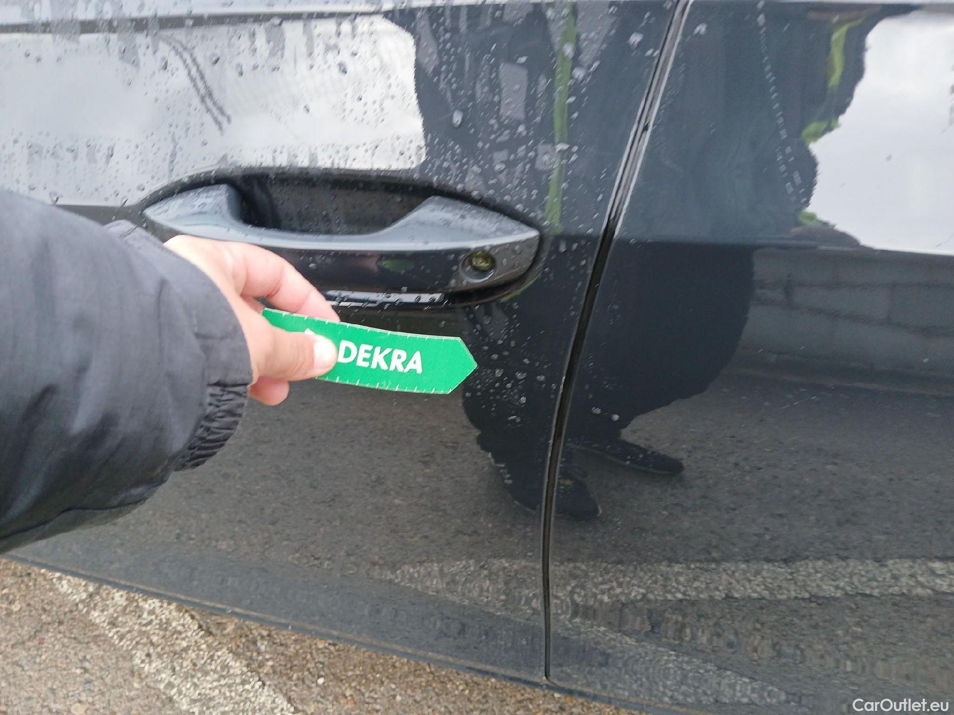  Volkswagen  Golf  VOLKSWAGEN / 2020 / 5P / familiar 2.0 TDI 85kW (115CV) DSG Variant #15