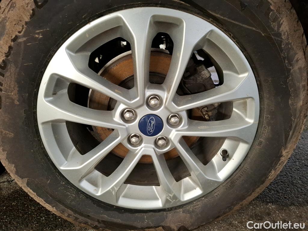  Ford  Kuga FORD  / 2019 / 5P / SUV 2.5 190 hybrid Flexifuel Pshift Titanium #24