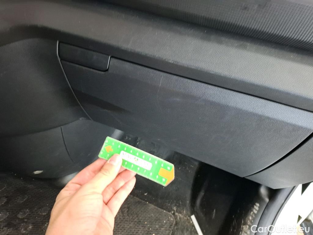  Renault  Trafic  Fourgon L2H1 3T Grand Confort 2.0 dCi 130CV BVM6 E6d #33