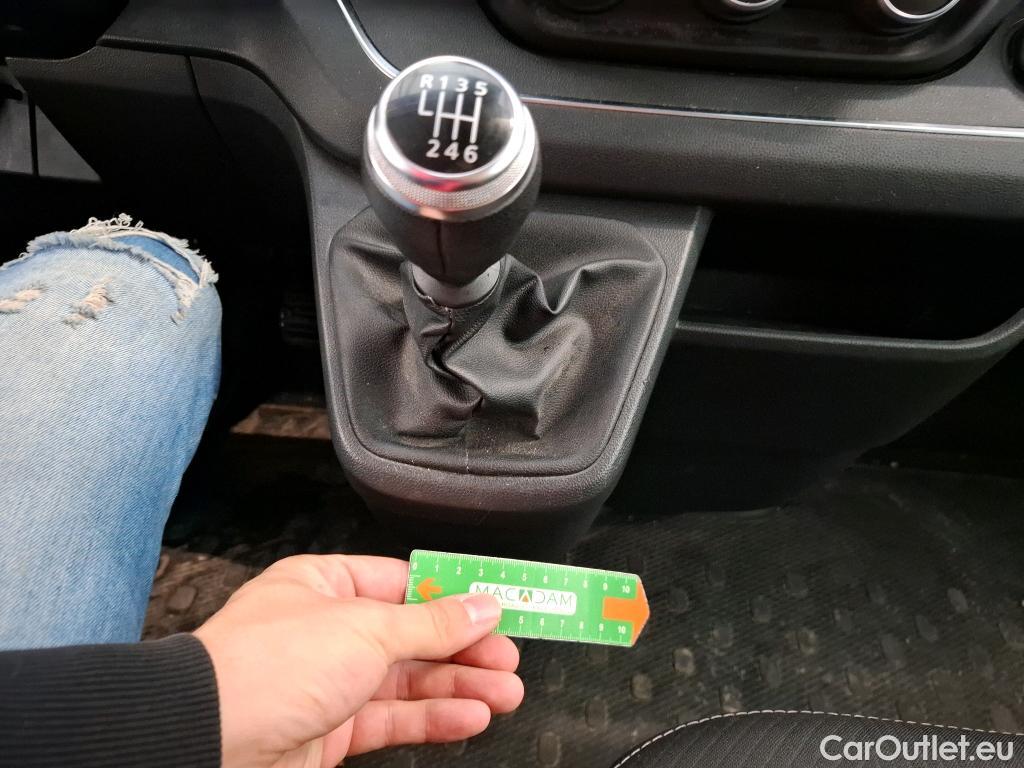  Renault  Trafic  Fourgon L2H1 3T Grand Confort 2.0 dCi 130CV BVM6 E6d #31