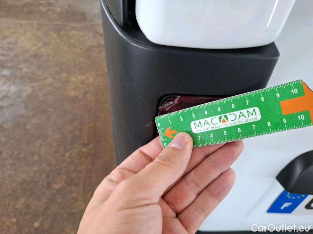  Renault  Trafic  Fourgon L2H1 3T Grand Confort 2.0 dCi 130CV BVM6 E6d #18