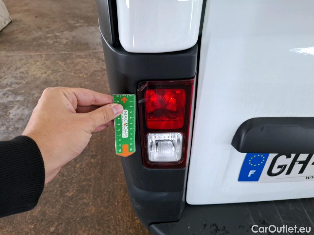  Renault  Trafic  Fourgon L2H1 3T Grand Confort 2.0 dCi 130CV BVM6 E6d #17