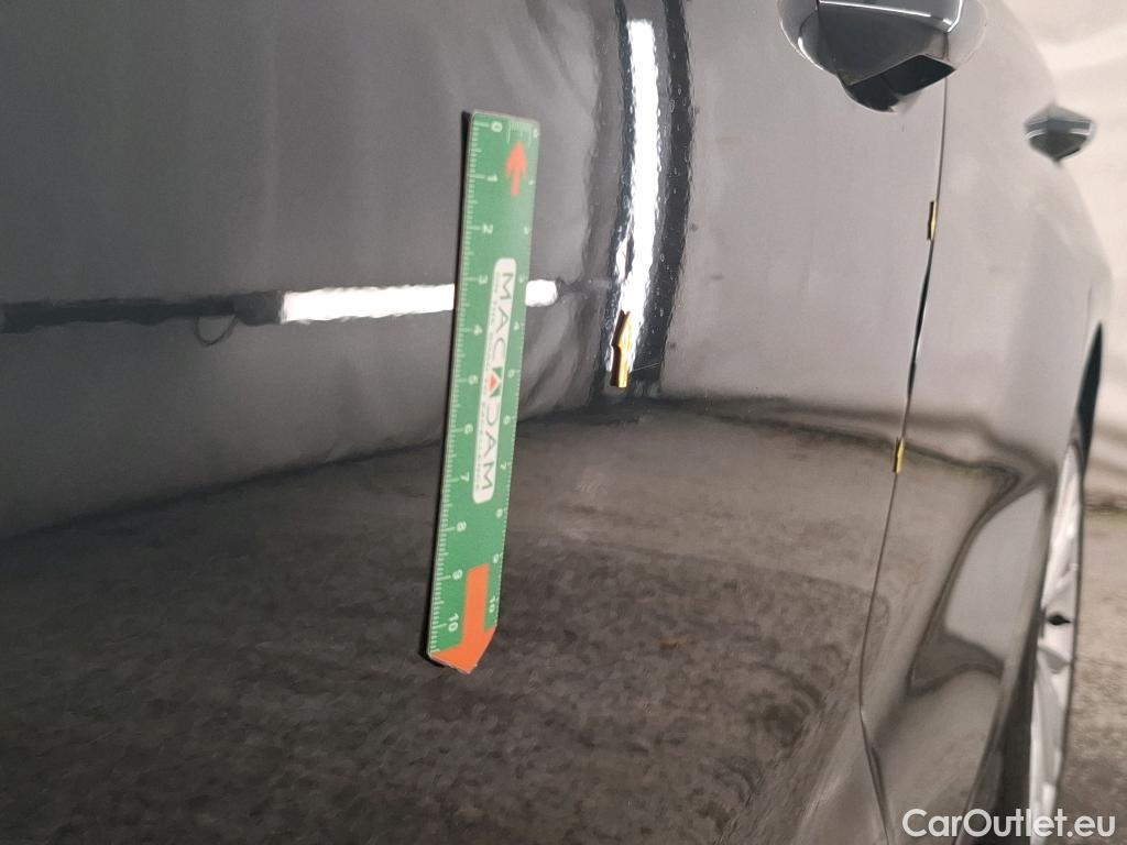  Audi  A3 AUDI  Sportback / 2020 / 5P / Berline 35 TFSI 150 MHEV S Tronic Design Luxe #5