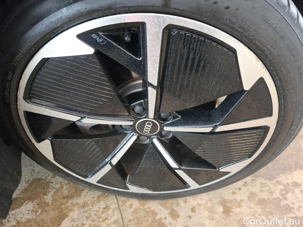  Audi  Q4 E-Tron  Sportback 40 e-tron Design Luxe 82kWh BVA #10