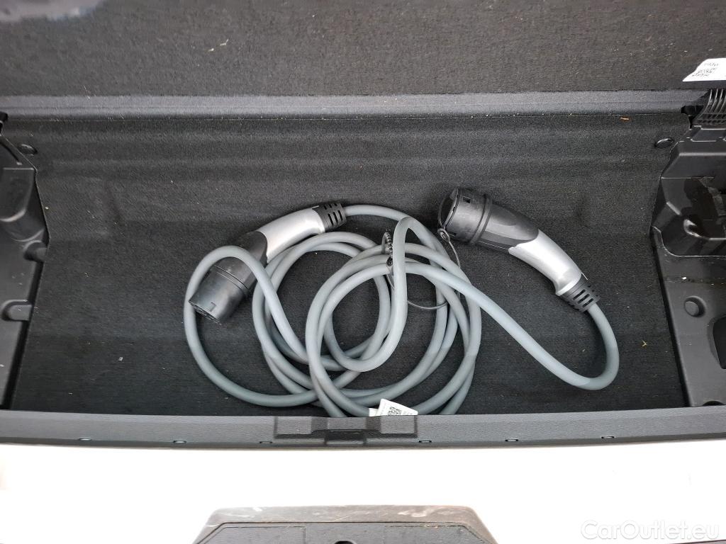  Bmw  Serie 3 BMW Série 3 Touring / 2019 / 5P / Break 320e 204ch Business Design BVA8 Hybride #28