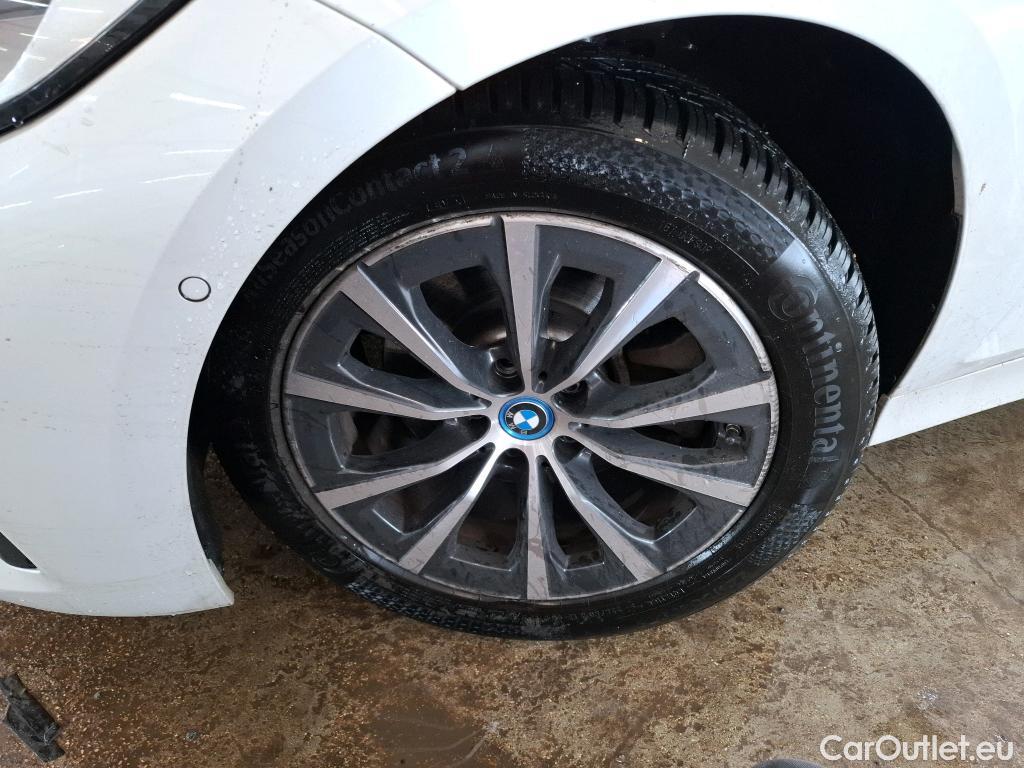  Bmw  Serie 3 BMW Série 3 Touring / 2019 / 5P / Break 320e 204ch Business Design BVA8 Hybride #10