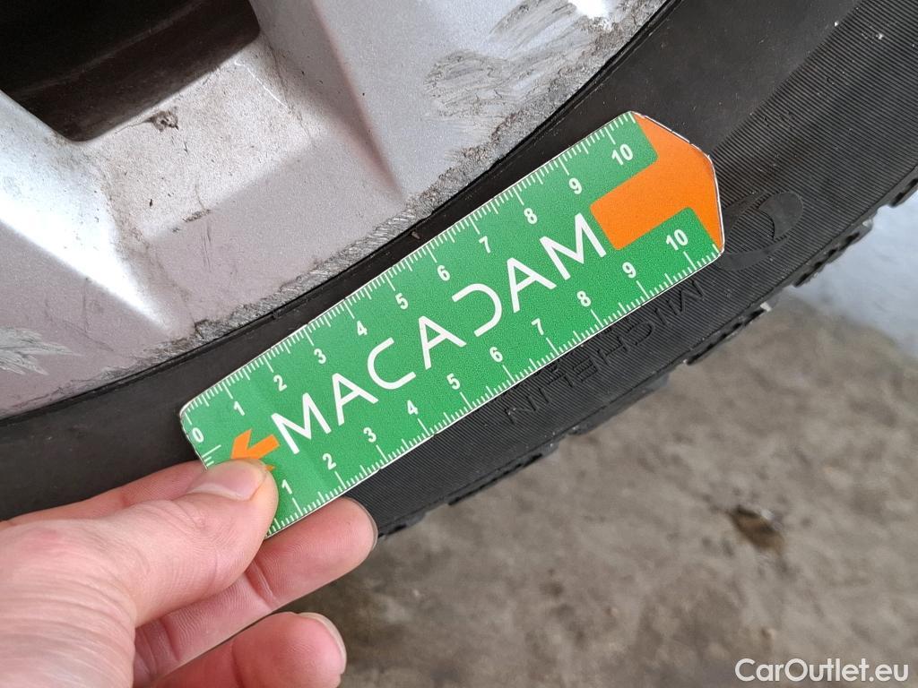  Bmw  Serie 2 BMW  Active Tourer  2018  5P  monospace 225xe Business Design Auto #22