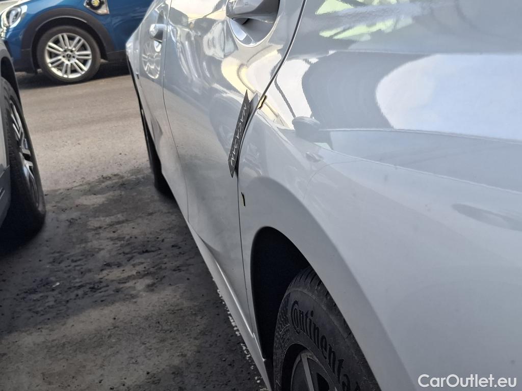  Bmw  Serie 3 BMW Série 3 Touring / 2019 / 5P / Break 320e 204ch Business Design BVA8 Hybride #43