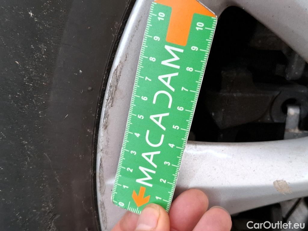  Bmw  Serie 2 BMW  Active Tourer  2018  5P  monospace 225xe Business Design Auto #26