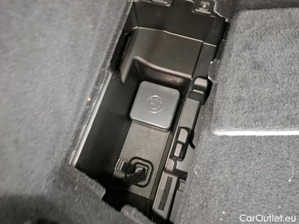  Bmw  Serie 3 BMW Série 3 Touring / 2019 / 5P / Break 320e 204ch Business Design BVA8 Hybride #29