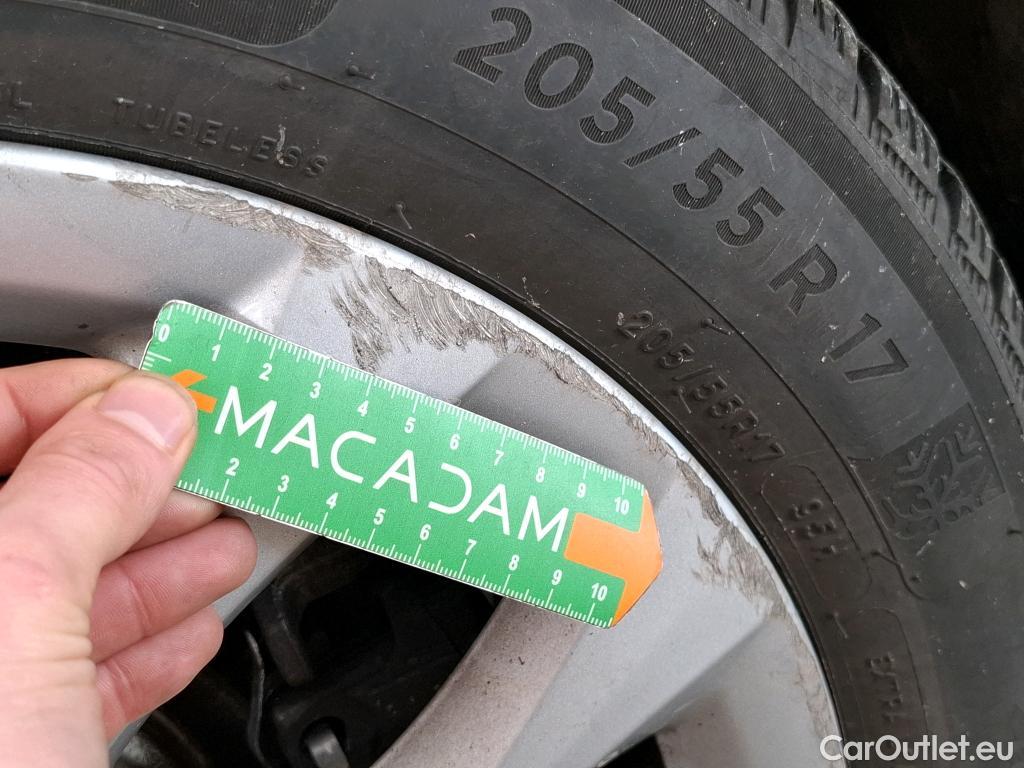  Bmw  Serie 2 BMW  Active Tourer  2018  5P  monospace 225xe Business Design Auto #20