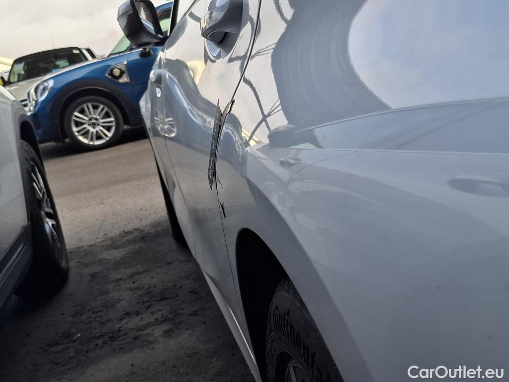  Bmw  Serie 3 BMW Série 3 Touring / 2019 / 5P / Break 320e 204ch Business Design BVA8 Hybride #42