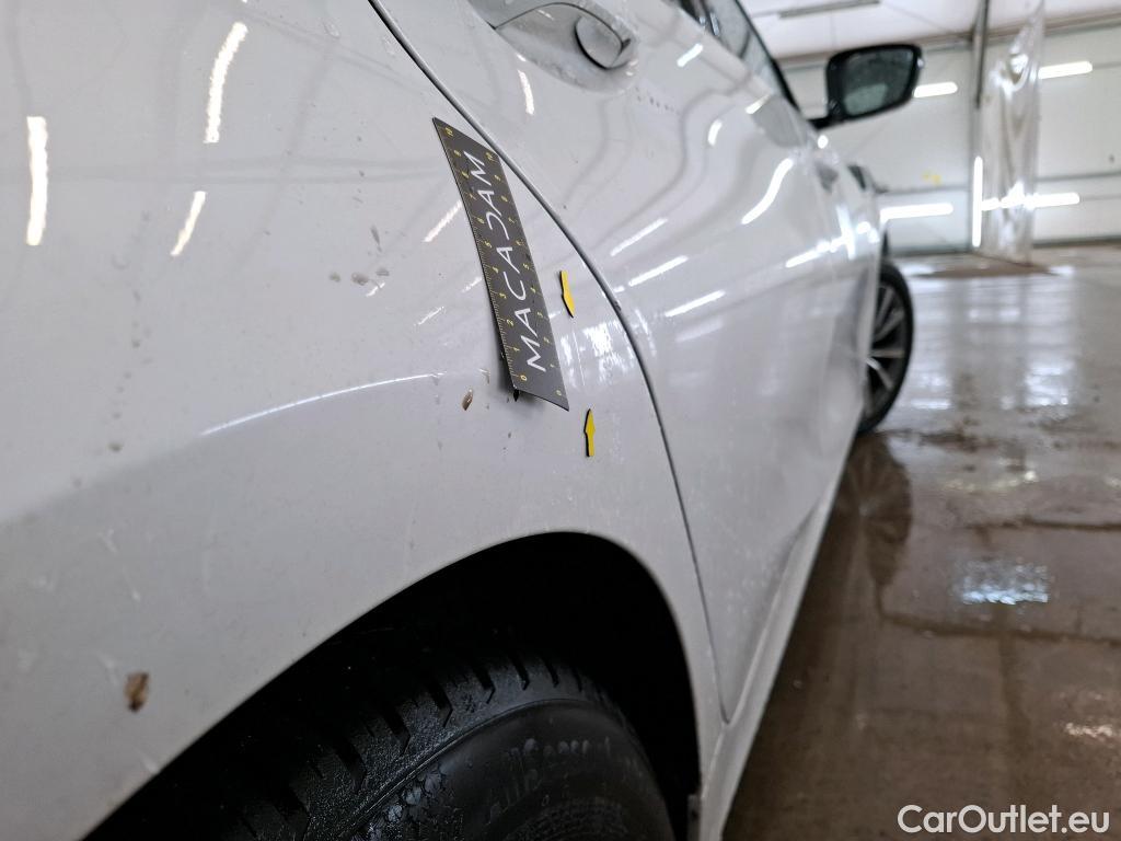  Bmw  Serie 3 BMW Série 3 Touring / 2019 / 5P / Break 320e 204ch Business Design BVA8 Hybride #18