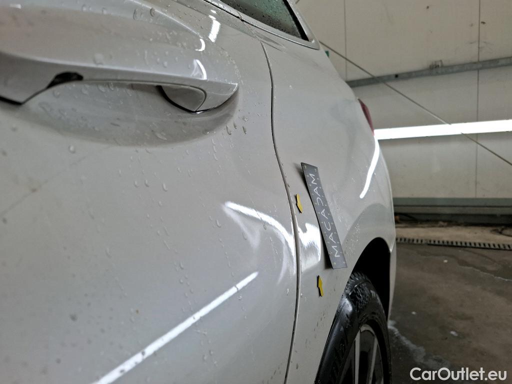  Bmw  Serie 3 BMW Série 3 Touring / 2019 / 5P / Break 320e 204ch Business Design BVA8 Hybride #41