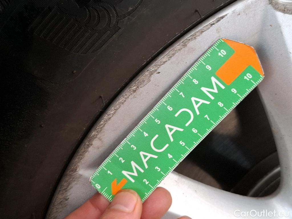  Bmw  Serie 2 BMW  Active Tourer  2018  5P  monospace 225xe Business Design Auto #32