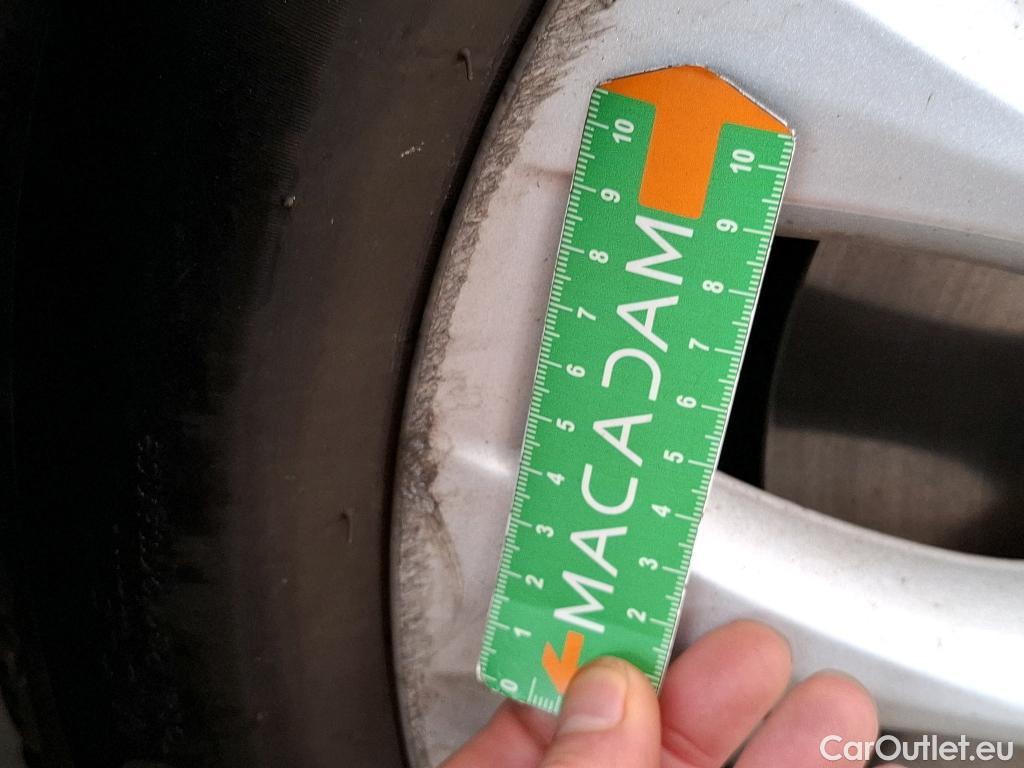  Bmw  Serie 2 BMW  Active Tourer  2018  5P  monospace 225xe Business Design Auto #31