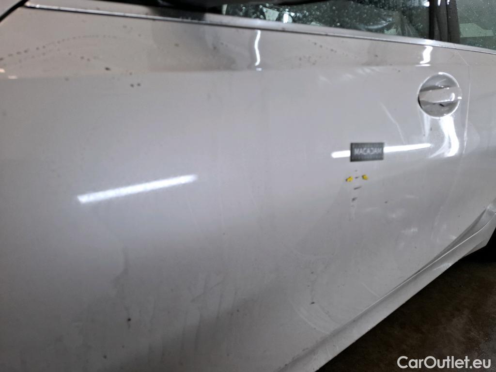  Bmw  Serie 3 BMW Série 3 Touring / 2019 / 5P / Break 320e 204ch Business Design BVA8 Hybride #38