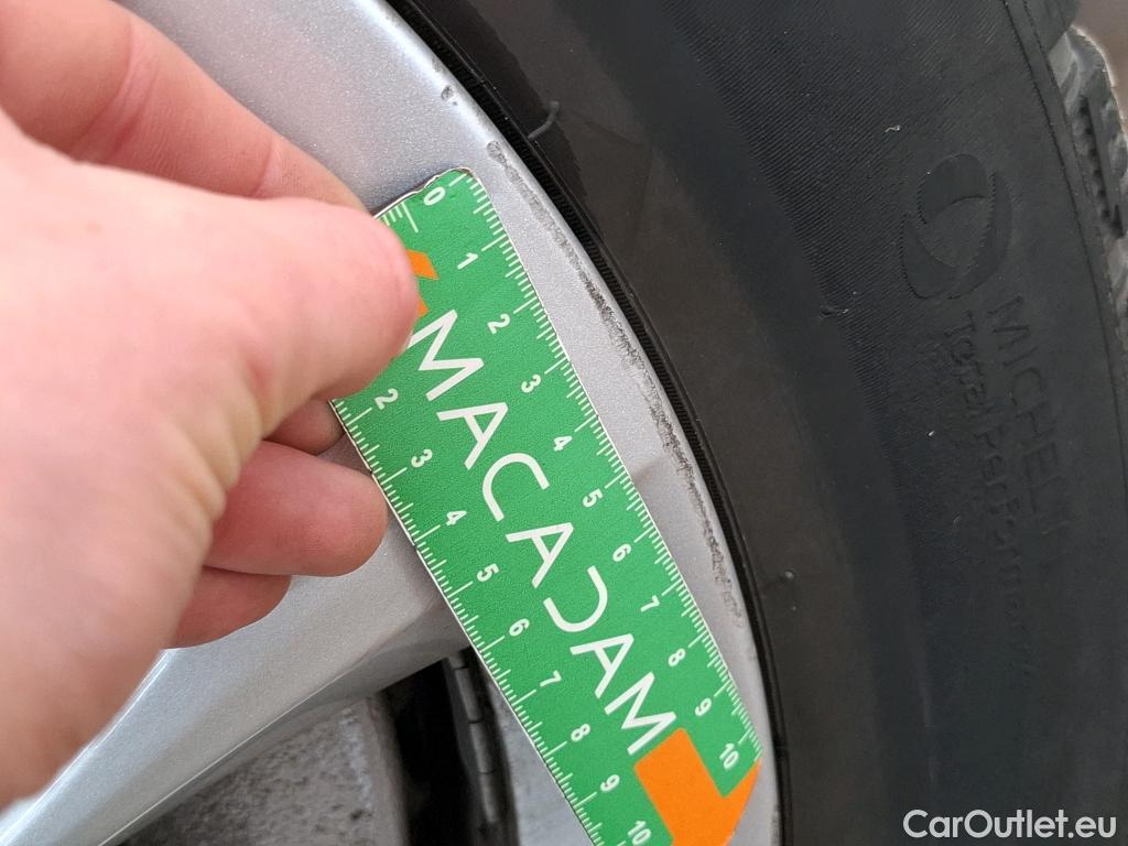  Bmw  Serie 2 BMW  Active Tourer  2018  5P  monospace 225xe Business Design Auto #35