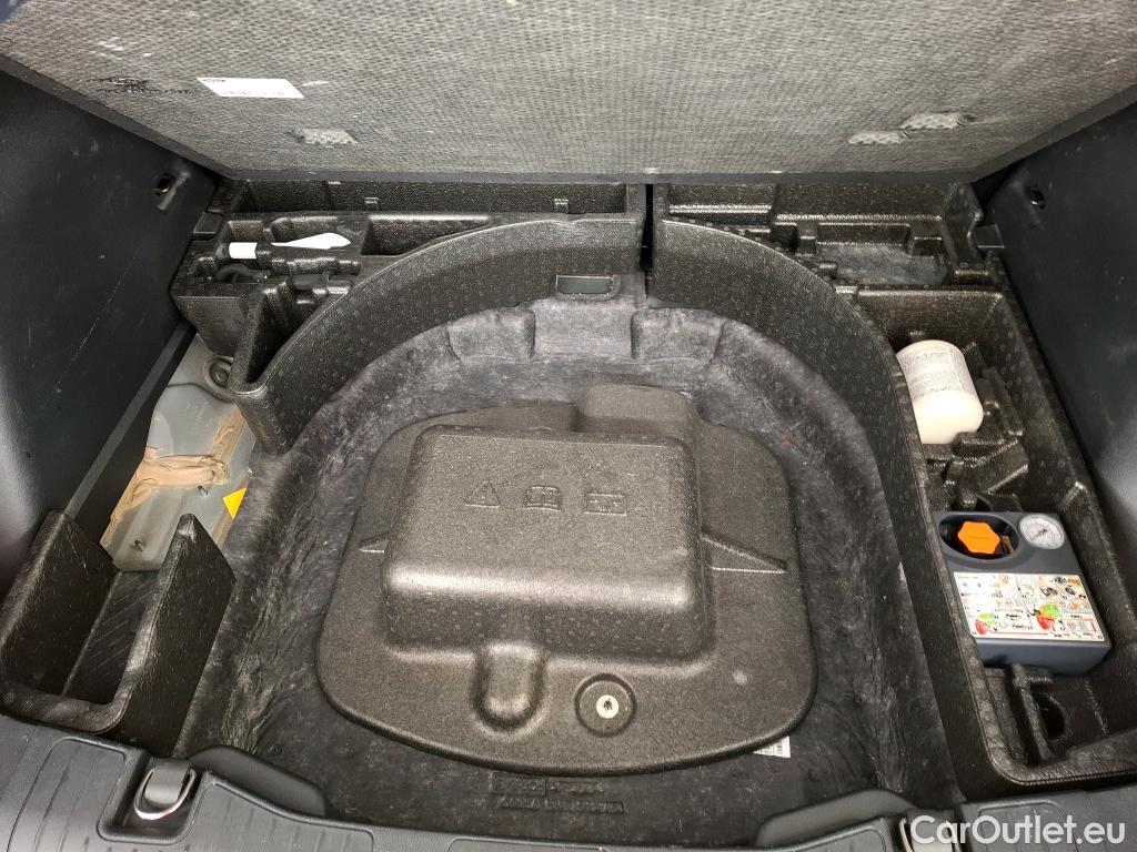  Ford  Kuga FORD  / 2019 / 5P / SUV 2.5 Dur 225 hybrid PHEV Pshift Titanium #4