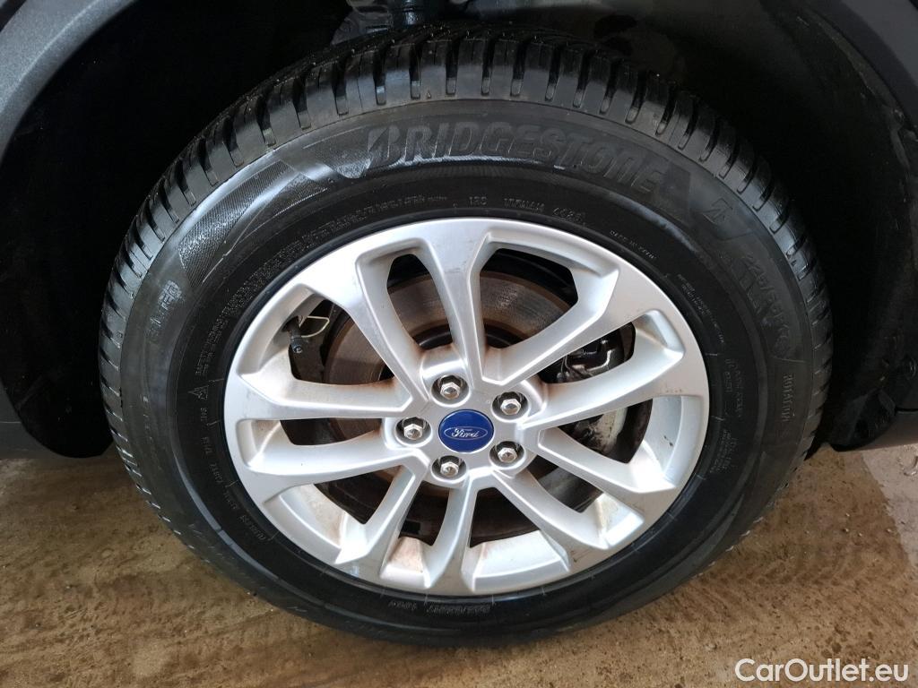  Ford  Kuga FORD  / 2019 / 5P / SUV 2.5 Dur 225 hybrid PHEV Pshift Titanium #34