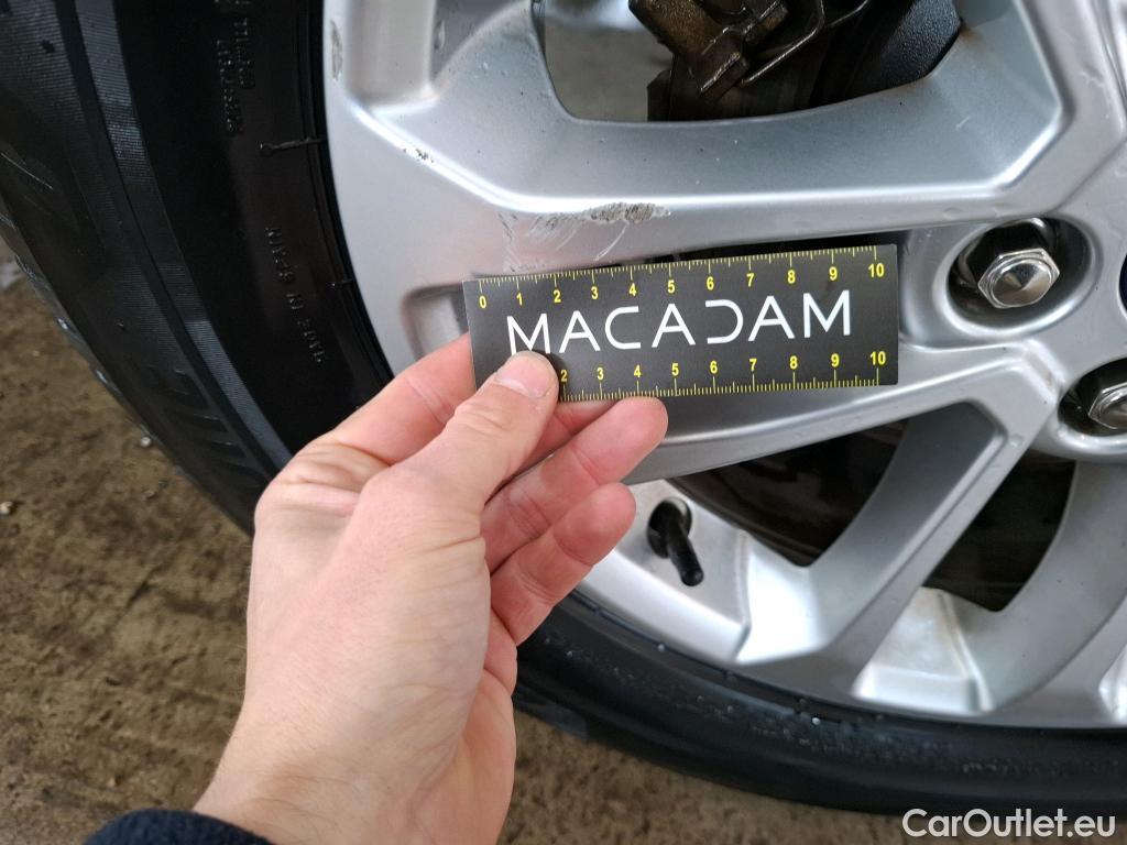  Ford  Kuga FORD  / 2019 / 5P / SUV 2.5 Dur 225 hybrid PHEV Pshift Titanium #32