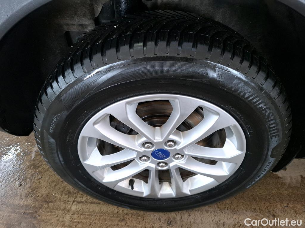  Ford  Kuga FORD  / 2019 / 5P / SUV 2.5 Dur 225 hybrid PHEV Pshift Titanium #30