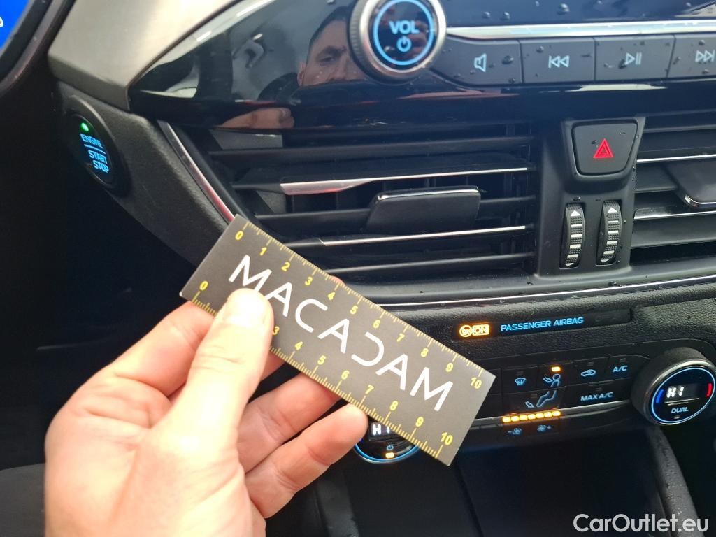  Ford  Kuga FORD  / 2019 / 5P / SUV 2.5 Dur 225 hybrid PHEV Pshift Titanium #11