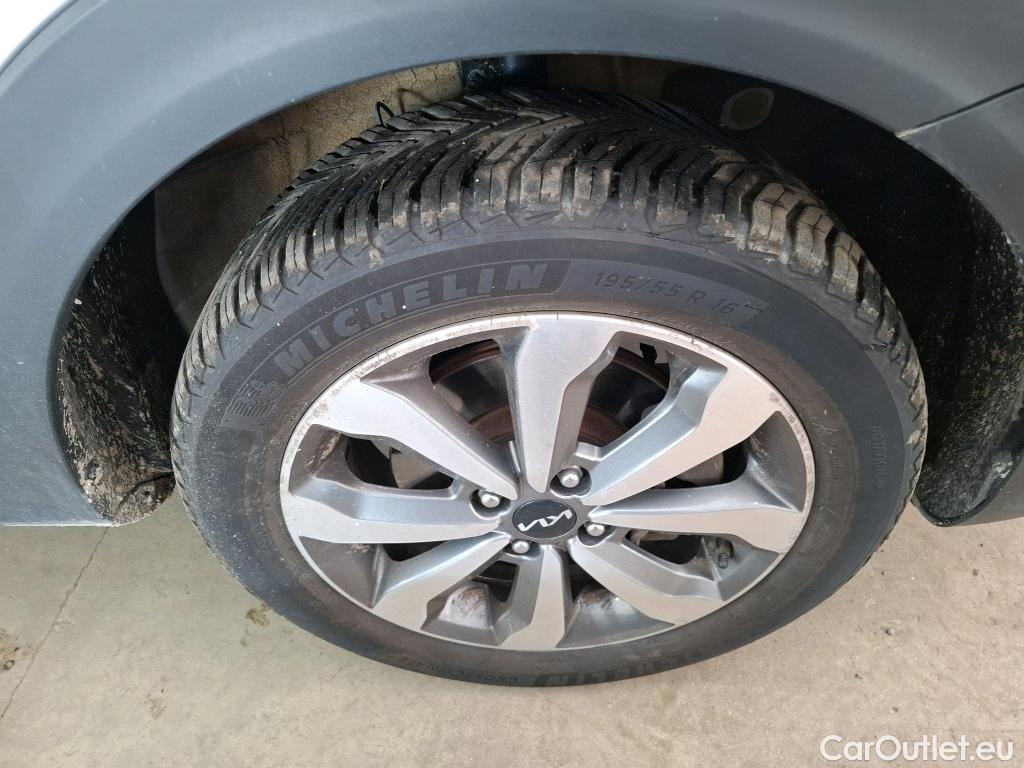  KIA  STONIC KIA  / 2020 / 5P / SUV 1.0 T-GDI 120 MHEV ACTIVE BUSI #10