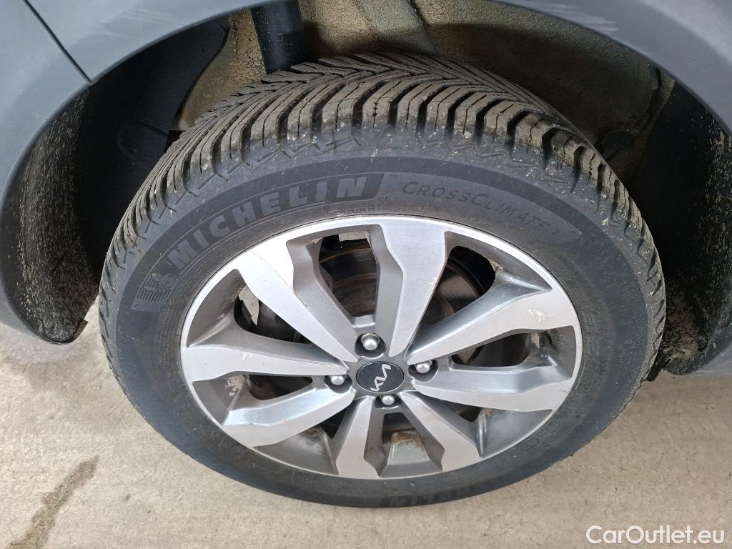  KIA  STONIC KIA  / 2020 / 5P / SUV 1.0 T-GDI 120 MHEV ACTIVE BUSI #61