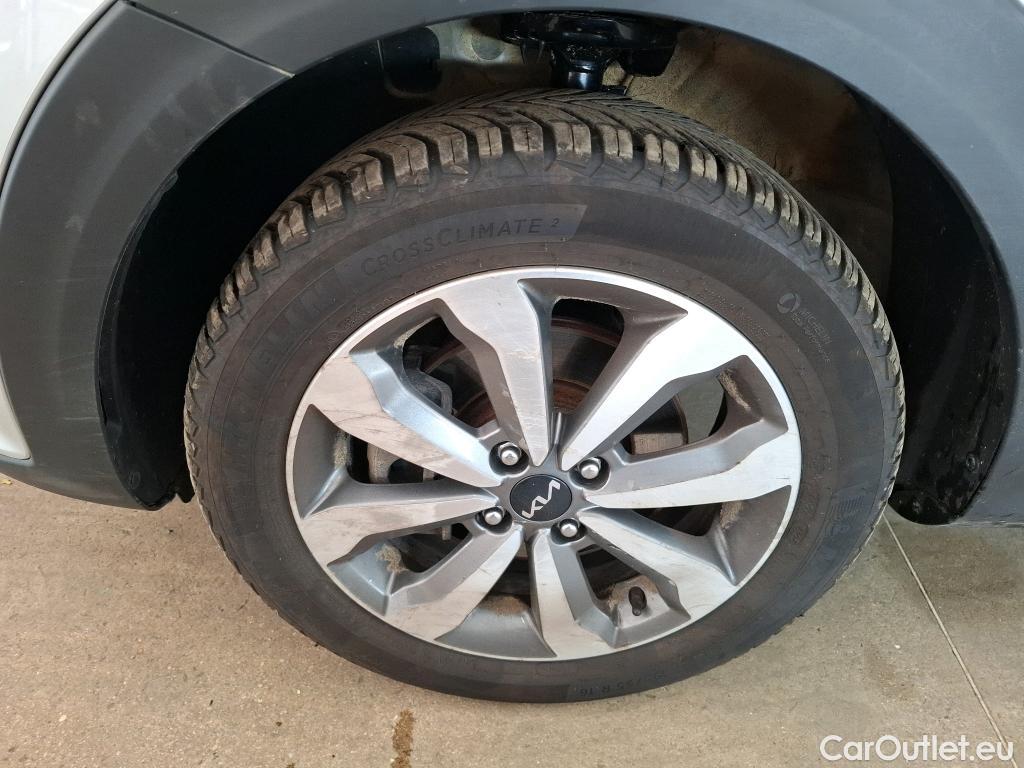  KIA  STONIC KIA  / 2020 / 5P / SUV 1.0 T-GDI 120 MHEV ACTIVE BUSI #16