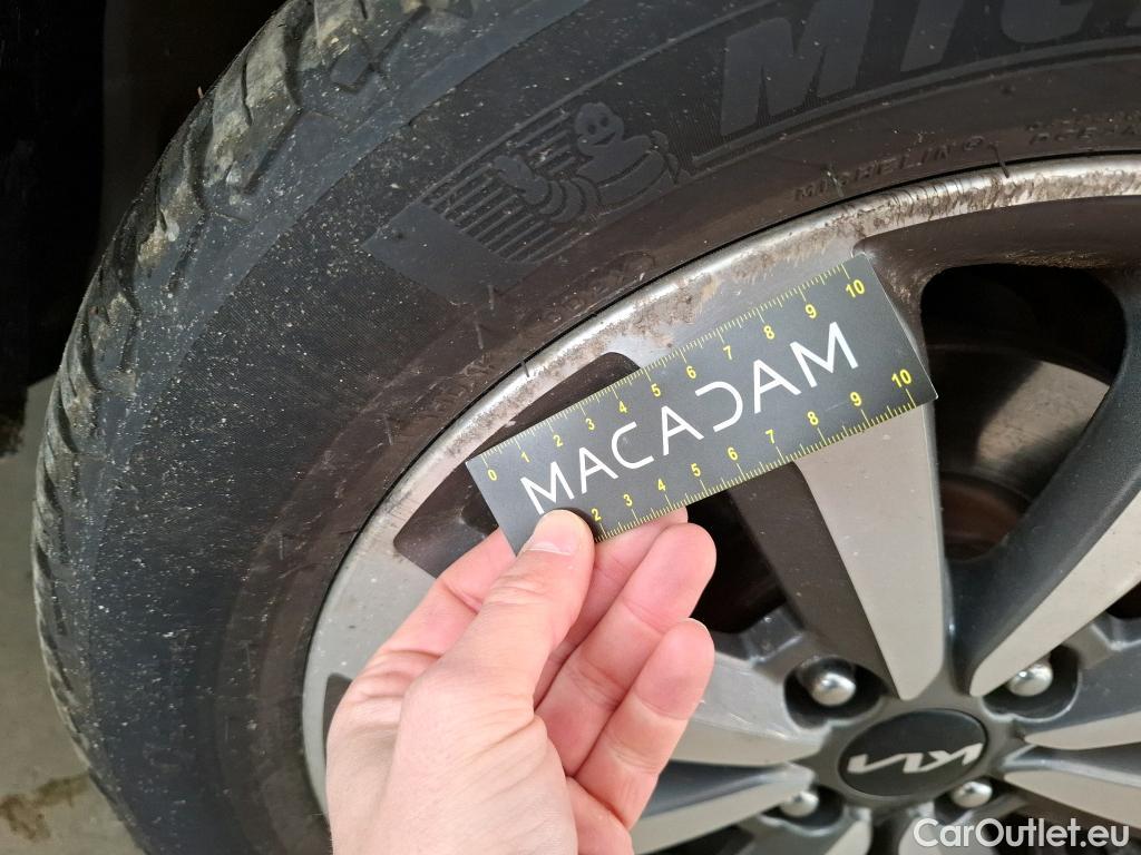  KIA  STONIC KIA  / 2020 / 5P / SUV 1.0 T-GDI 120 MHEV ACTIVE BUSI #12