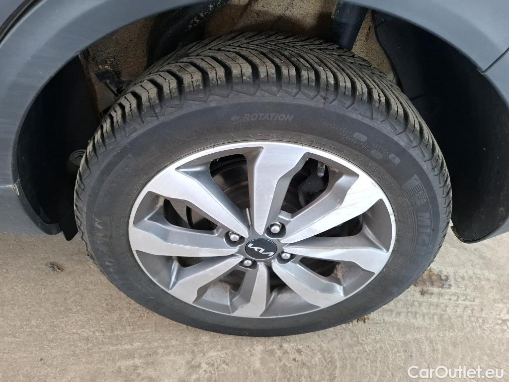  KIA  STONIC KIA  / 2020 / 5P / SUV 1.0 T-GDI 120 MHEV ACTIVE BUSI #26