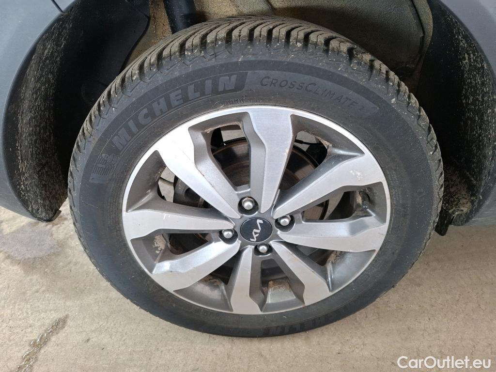  KIA  STONIC KIA  / 2020 / 5P / SUV 1.0 T-GDI 120 MHEV ACTIVE BUSI #62