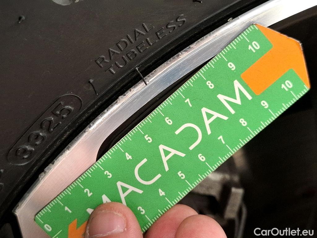  Nissan  Juke NISSAN  / 2019 / 5P / Crossover Hybrid 145 Business+ #9