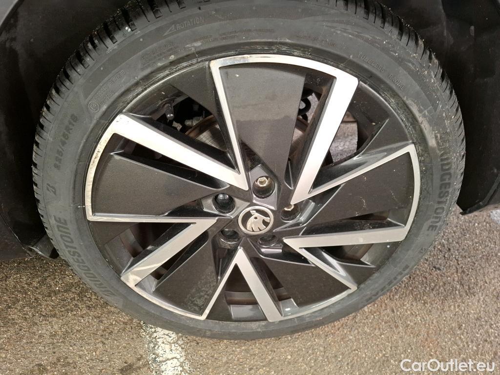  Skoda  Octavia SKODA  Combi / 2020 / 5P / Break 1.4 TSI PHEV iV 204 DSG6e Business #24