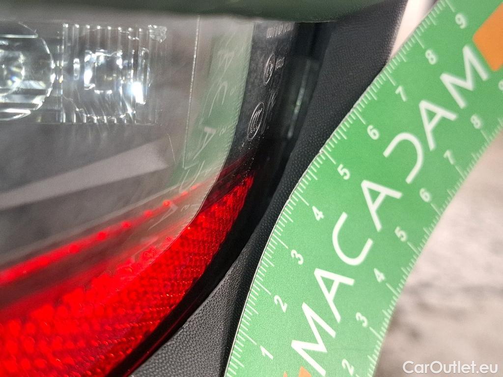  Renault  Captur  II Evolution 1.6 E-TECH Hybrid 145CV BVA6 E6d #19