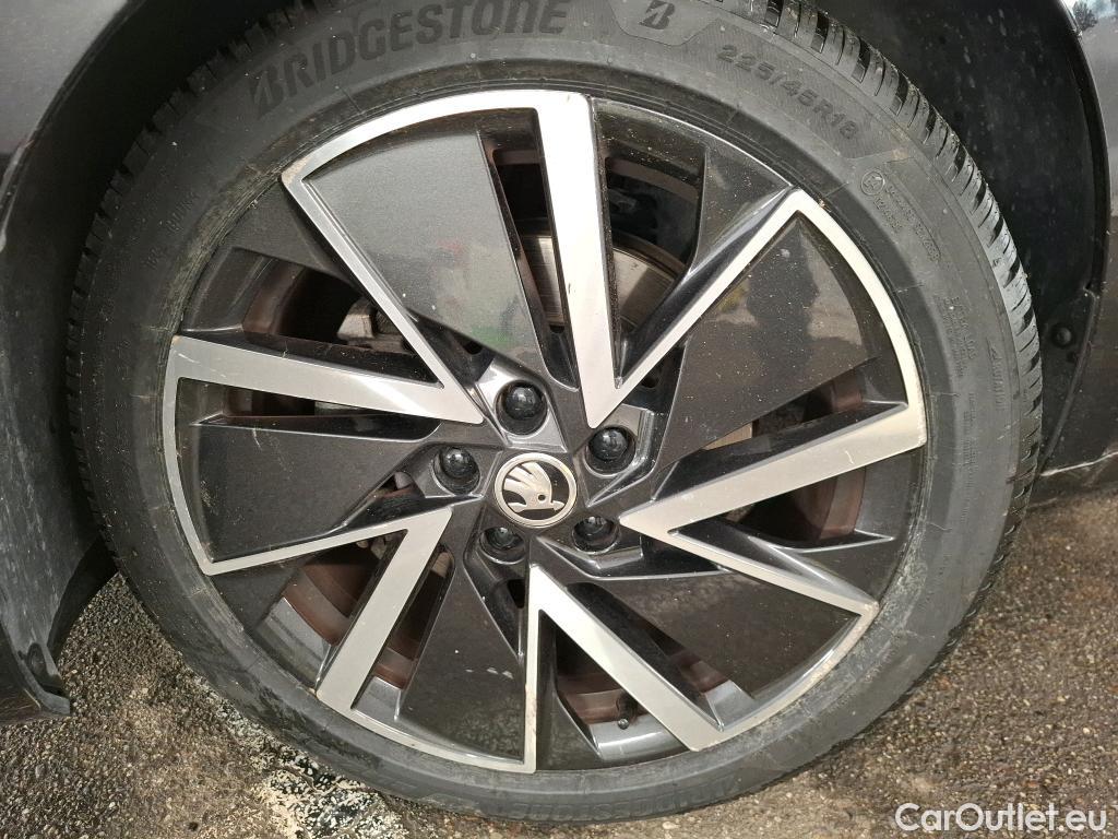  Skoda  Octavia SKODA  Combi / 2020 / 5P / Break 1.4 TSI PHEV iV 204 DSG6e Business #2