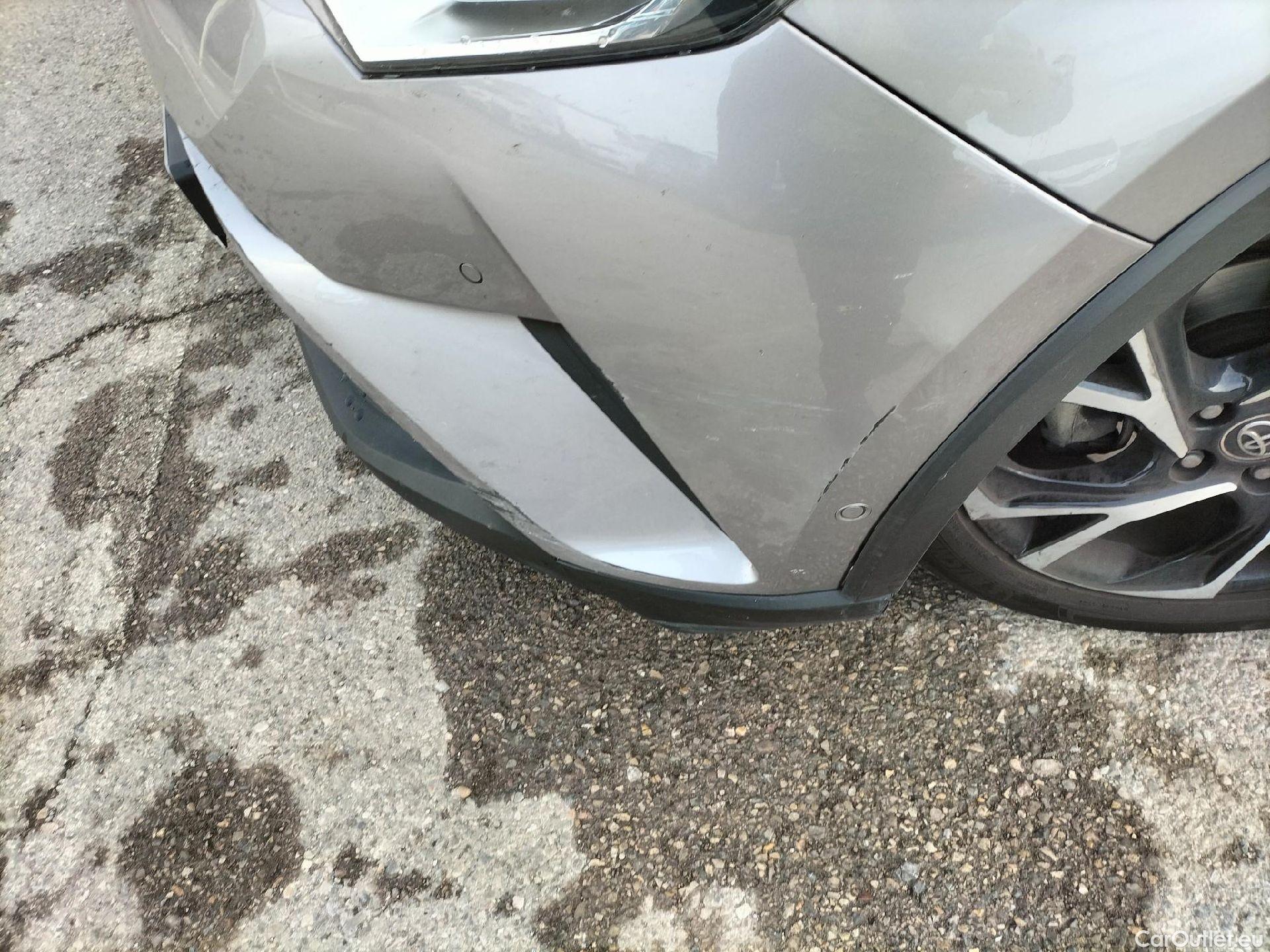  Toyota  C-HR TOYOTA  / 2016 / 5P / todoterreno 1.8 125H Advance (CX) #2