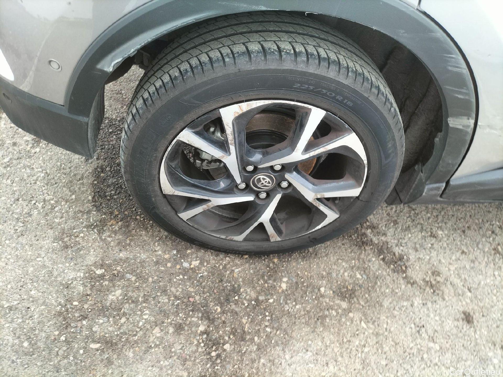  Toyota  C-HR TOYOTA  / 2016 / 5P / todoterreno 1.8 125H Advance (CX) #45