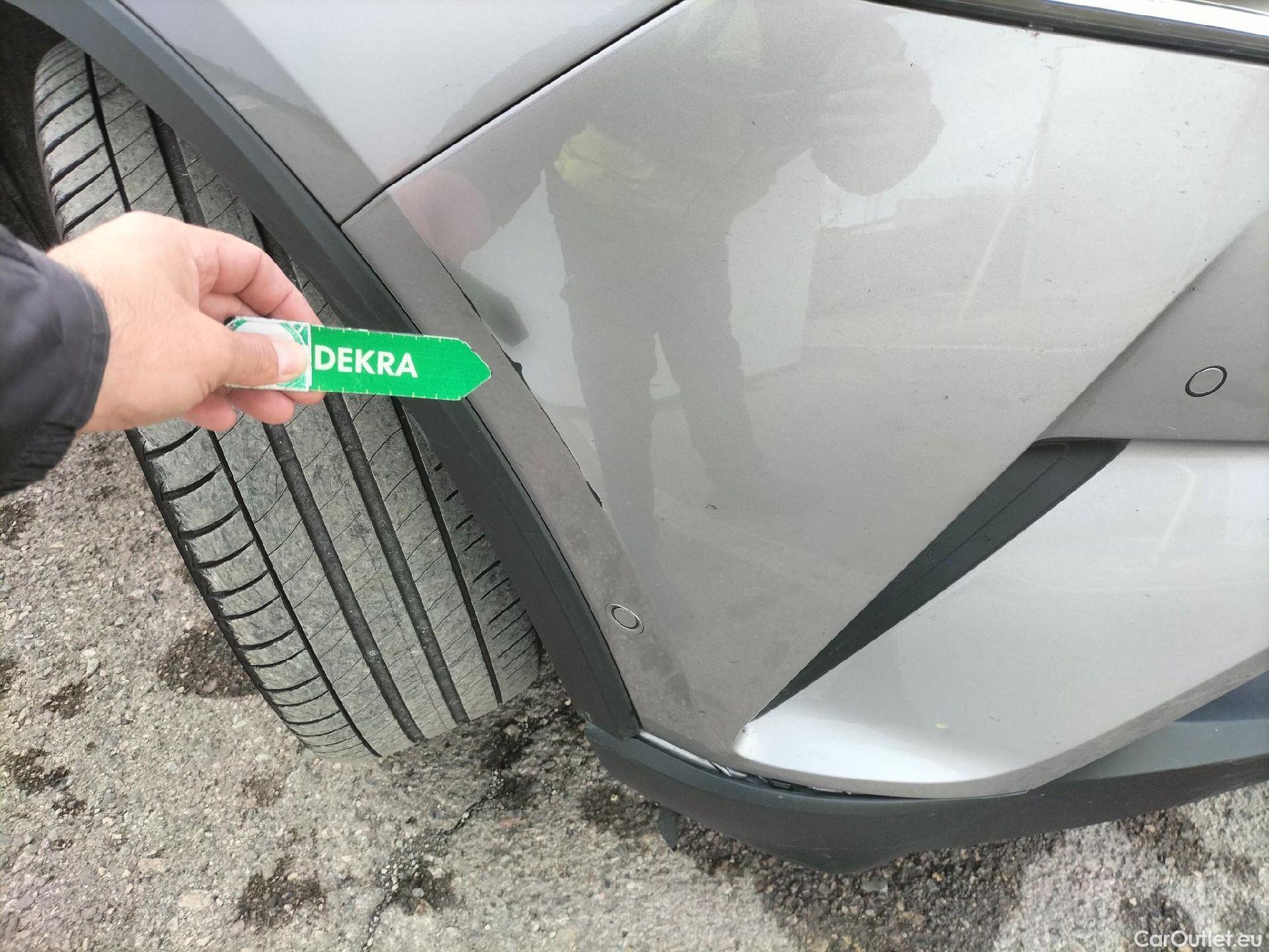  Toyota  C-HR TOYOTA  / 2016 / 5P / todoterreno 1.8 125H Advance (CX) #1