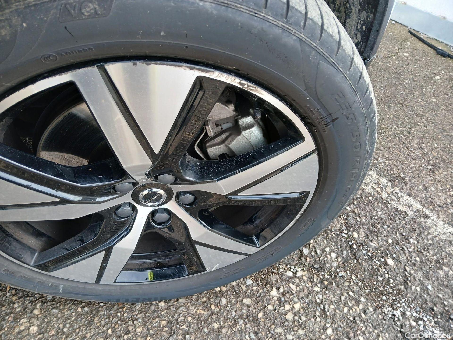  Volvo  XC 40 VOLVO XC40 / 2017 / 5P / todoterreno 1.5 T5 Twin Recharge R-Design Auto #31