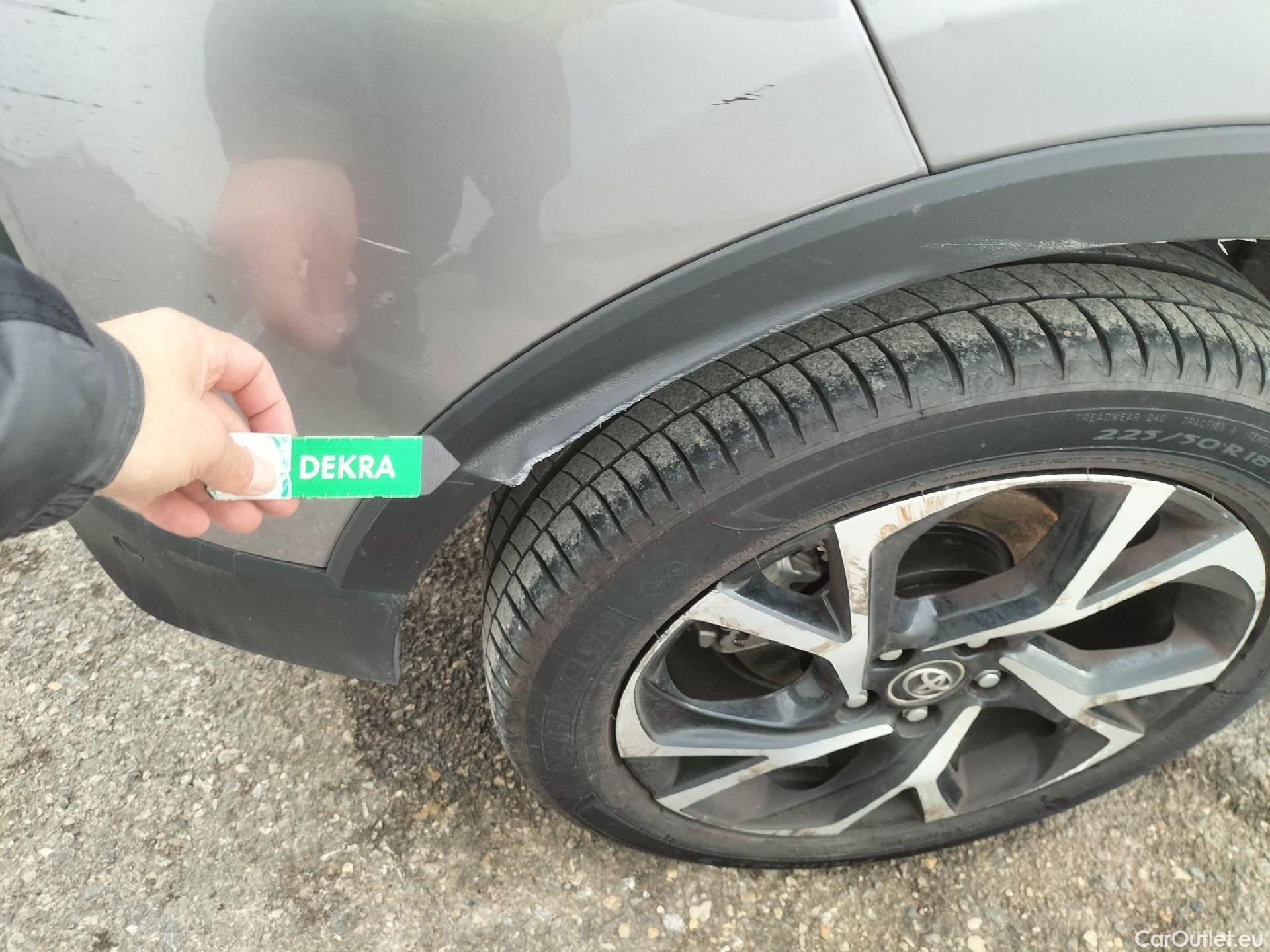  Toyota  C-HR TOYOTA  / 2016 / 5P / todoterreno 1.8 125H Advance (CX) #44