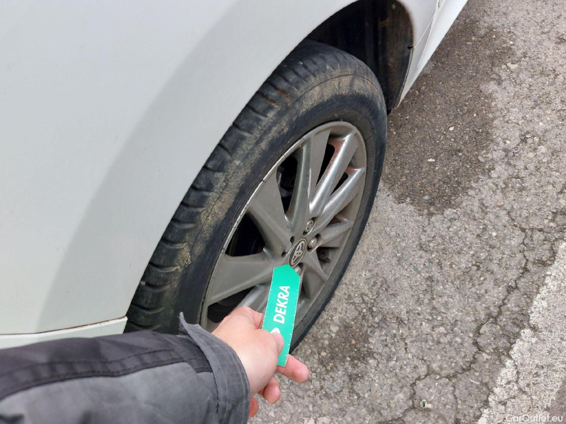  Toyota  Yaris TOYOTA  / 2020 / 5P / berlina con portón 1.5 120H Active Tech #15